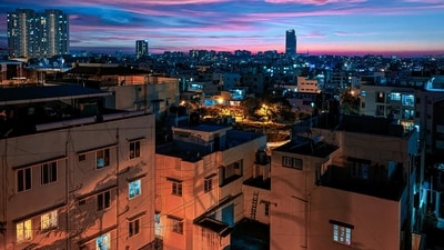 A Bengaluru homebuyer earning  ₹2.5 lakh monthly has sparked an affordability debate after planning to buy a  ₹1.05 crore 2BHK on Sarjapur Road, with  ₹50,000 expenses,  ₹2 lakh monthly savings, and  ₹70 lakh in liquid assets. (Photo for representational purposes) (Pexels)