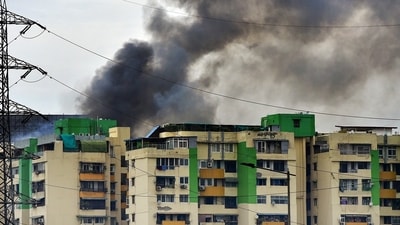 Ghaziabad, Uttar Pradesh, India – April 29, 2026: A massive fire breaks out in residential flats at Gaur Green Avenue, Abhay Khand, Indirapuram in Ghaziabad, Uttar Pradesh, India, on Wednesday, April 29, 2026. (Photo by Sakib Ali / Hindustan Times) ( HT)