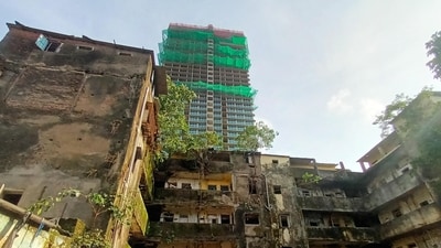 Mumbai real estate: A group of homeowners in Majaswadi, Jogeshwari, Mumbai, involved in a redevelopment project, has written to the MHADA alleging that 22 society members are refusing to vacate their homes, thereby stalling redevelopment project (Picture for representational purposes only) (Mehul R Thakkar/HT)