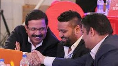 Shah Rukh Khan's close aide and Kolkata Knight Riders CEO Venky Mysore, along with wife Veena Mysore, purchased a luxury apartment for ₹17 crore in South Mumbai. (IPL) Shah Rukh Khan's close aide and Kolkata Knight Riders CEO Venky Mysore, along with wife Veena Mysore, purchased a luxury apartment for ₹17 crore in South Mumbai. (IPL)