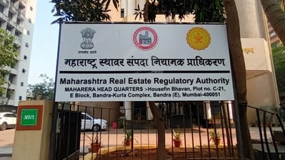 MahaRERA has issued show-cause notices to 8,212 housing projects for failing to update their Quarterly Progress Reports (QPRs).