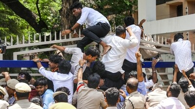 A scuffle broke out between ABVP members and Himachal police in Shimla over fee hike. (Representative image/PTI)