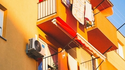 A landlord-tenant row on Reddit has brought attention to common rental issues, including rent hikes at renewal, a landlord's right to refuse an extension, tenant-funded fixtures and the recovery of security deposits. (Photo for representational purposes only) (Unsplash)