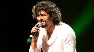 Sonu Nigam buys 258 sq ft office space in Mumbai’s Andheri for  ₹1 crore